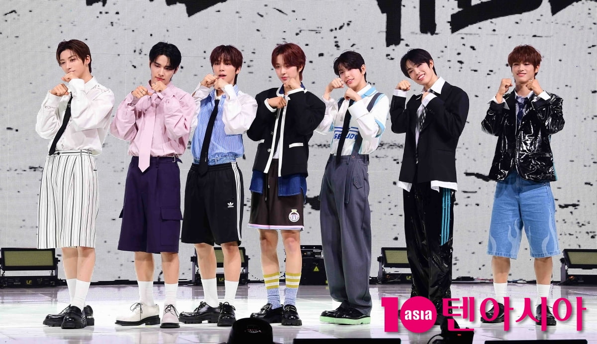 [TEN포토]넥스지 '첫 싱글 'Ride the Vibe'로 데뷔'