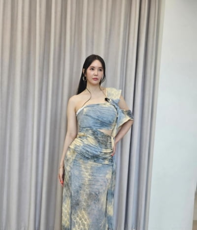 Jang Young-ran goes to SM and shows off her goddess beauty... Glory to Leo J