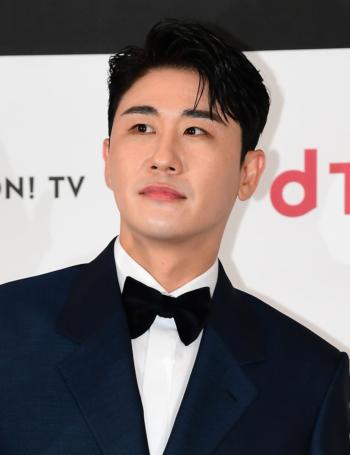 영탁·KCM 등 음원 사재기 수면 위… 연예기획사 대표 등 11명 기소