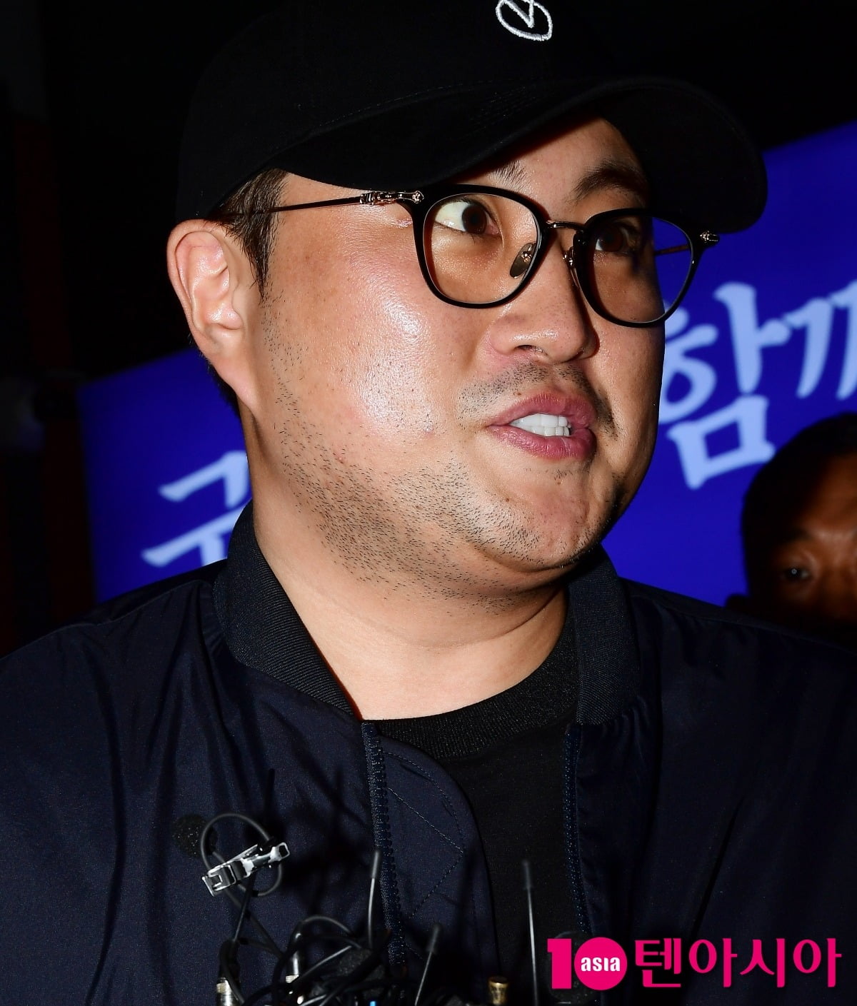 [TEN포토]'음주 뺑소니 협의' 김호중 '질문 하나만 답변하고 쌩~'
