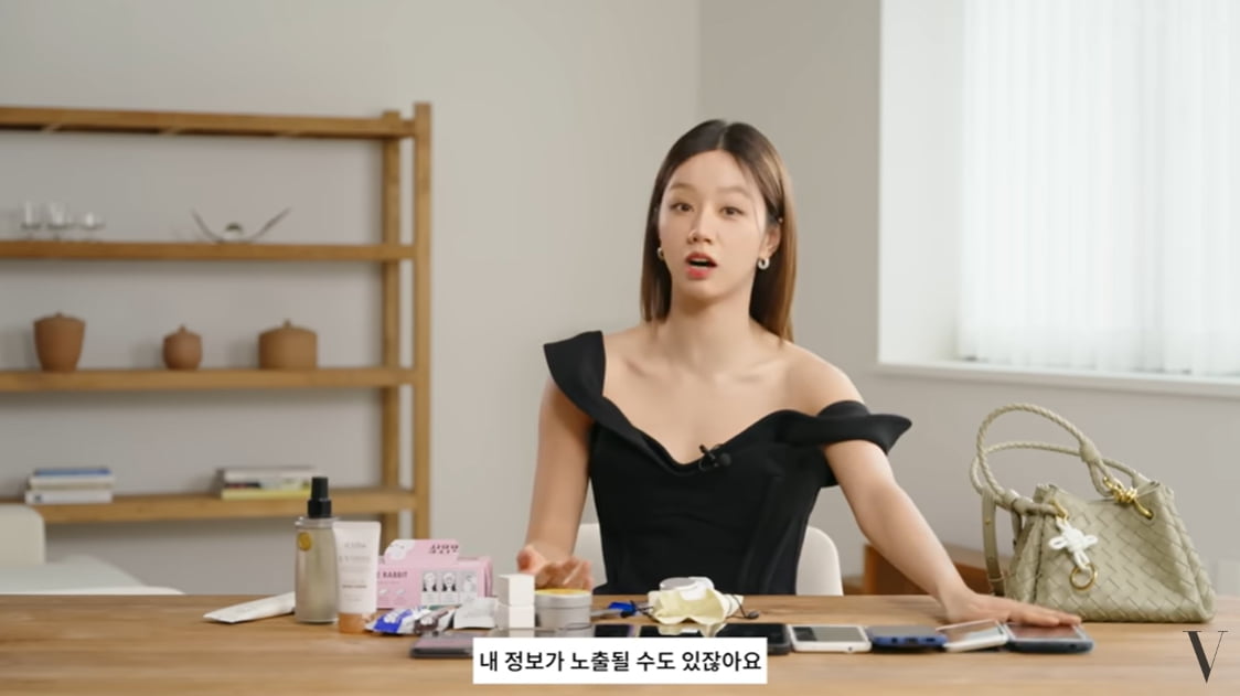 [종합] '강남 건물주' 혜리 "명품백, 종류별로 있다"…핸드폰 9개 갖고 다녀 ('보그')