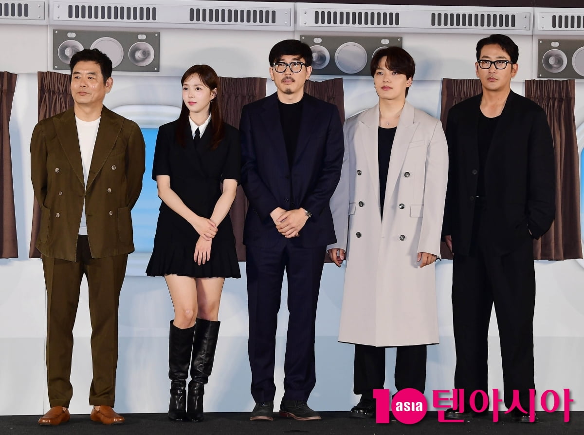 [TEN포토]하정우-여진구-성동일-채수빈-김성한 감독 '하이재킹 주역들'