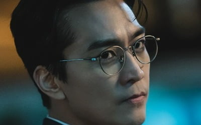 Byun Woo-seok goes and Song Seung-heon comes.