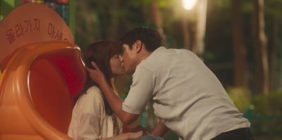 [종합] '비밀은 없어' 고경표♥강한나 '심멎' 키스 엔딩…핑크빛 봄밤