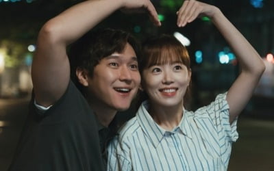 첫 키스한 고경표♥강한나, 썸과 연인 사이('비밀은 없어')
