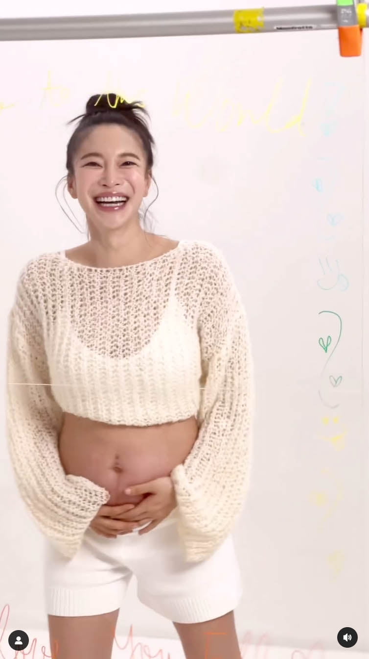 '유산→자연임신' 김윤지, 배만 볼록한 임산부…D라인 빛나는 만삭화보