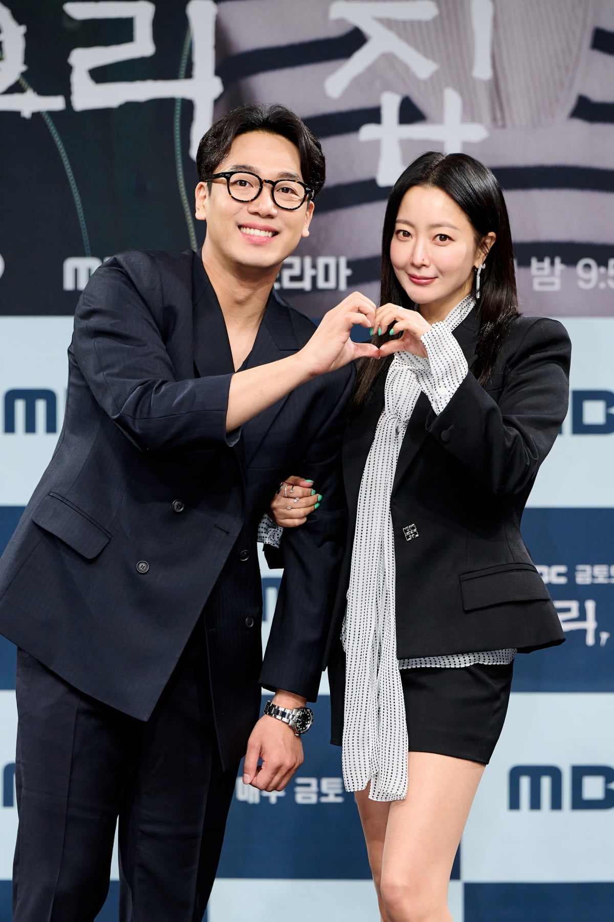 [종합] "김희선 너무 예쁘고 매너 있어"…시어머니 이혜영도 극찬한 인성 ('우리,집')