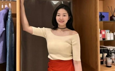 '전진♥' 류이서, 여리여리 오프숄더룩…쇄골 미인