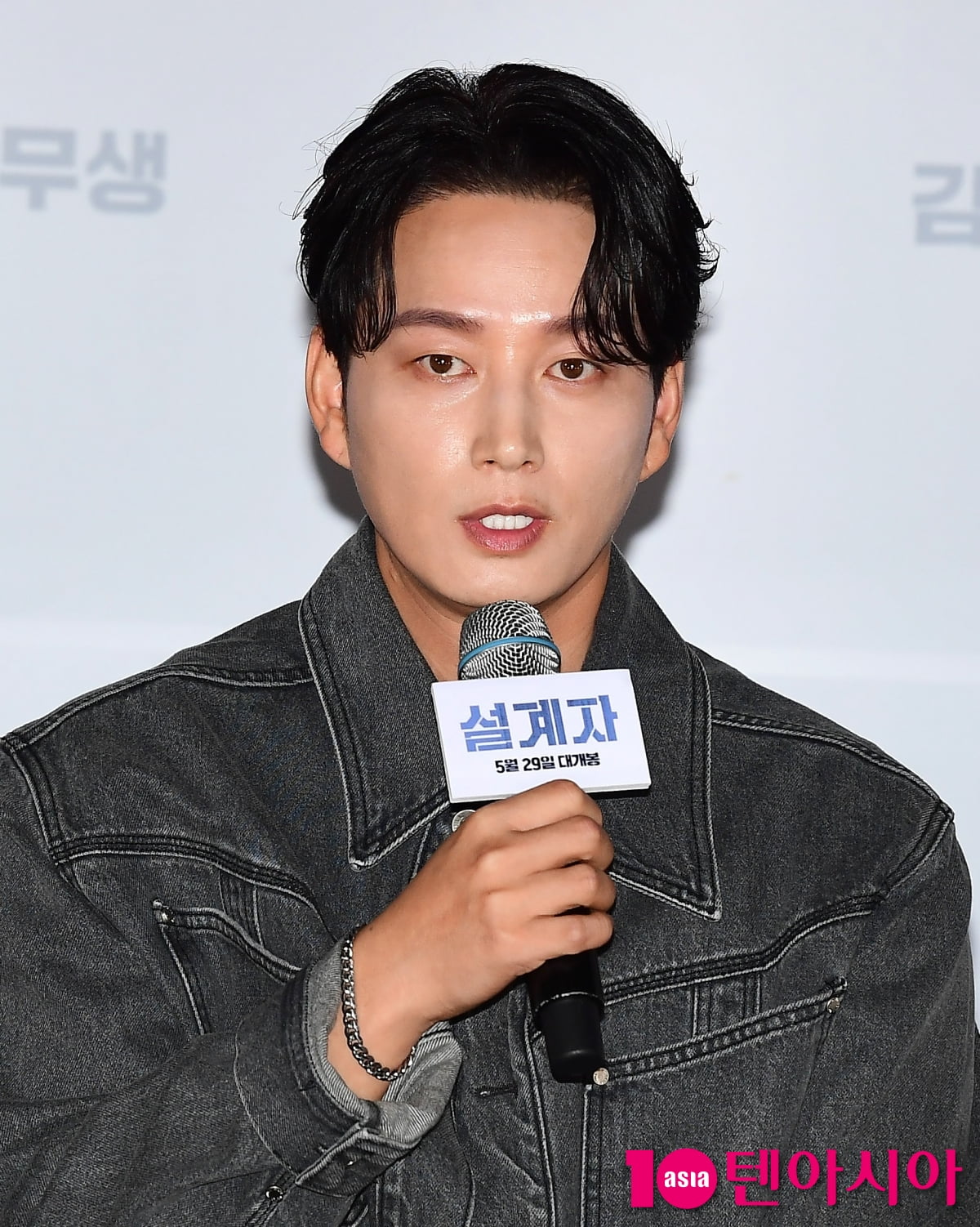 [TEN포토]이현욱 '다른 성별 연기 조심스럽게 신경쓰며'