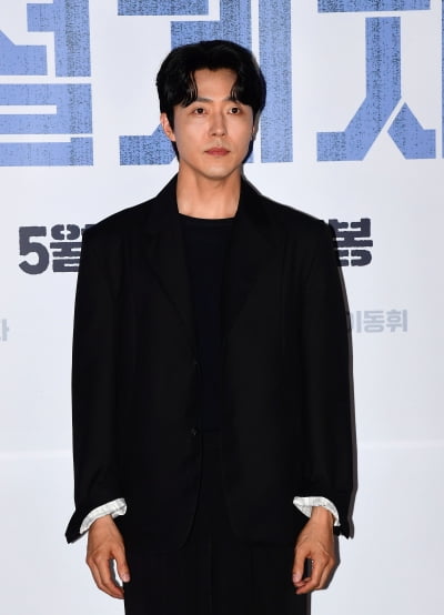 [TEN포토]이무생 '깔끔한 멋짐'