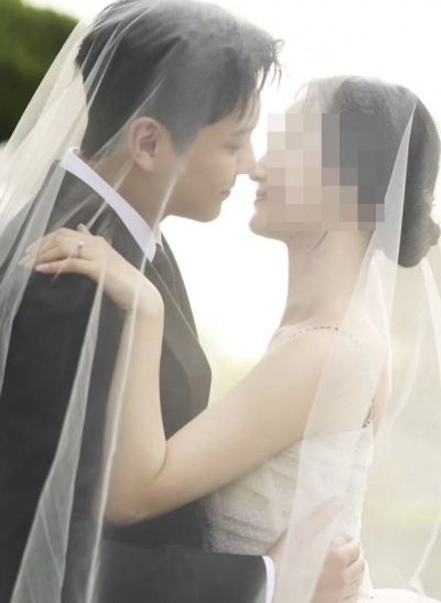 ソン・スンヒョン、結婚式の写真を公開