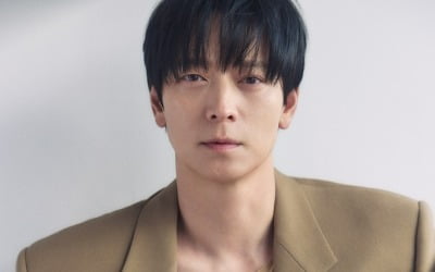 カン・ドンウォン「イ・ジョンソク、本当に白くて「子犬」感じ」
