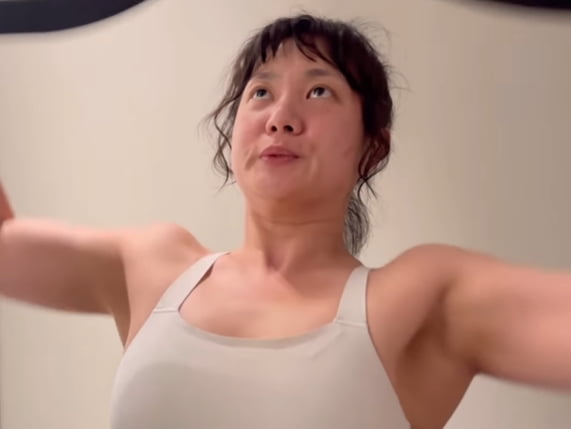 '49kg' 박나래, 근육질 팔뚝에 "딥페이크 아님" …이주승 "'피지컬100' 나가자"