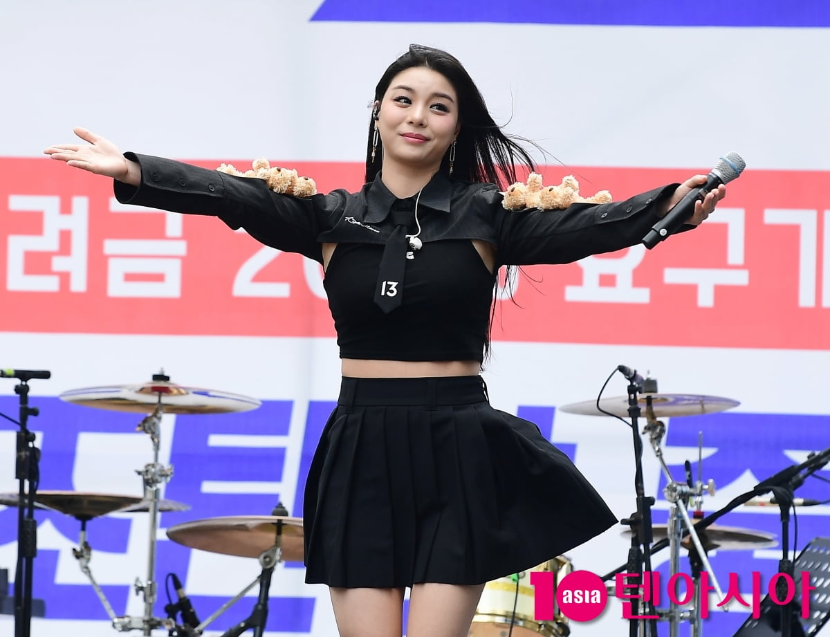 [TEN포토]에일리 '관객들과 한 몸이 되어'