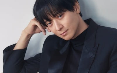 Director of 'The Plot' said, "Kang Dong-won has easygoing charm"