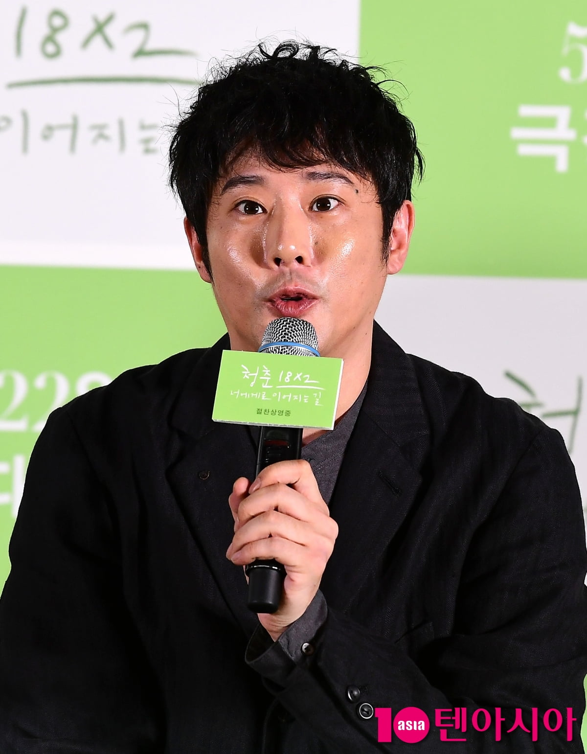 [TEN포토]후지이 미치히토 감독 '한국 드라마 생각에 남는거 '무빙''