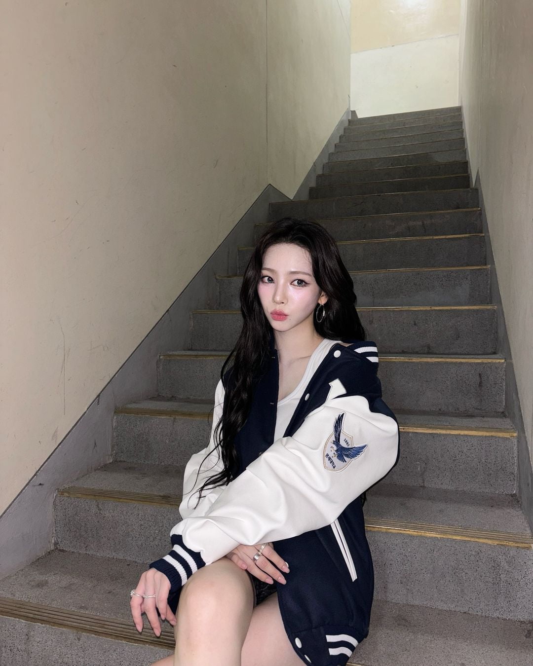 에스파 카리나, 연세대 선배→비현실적 요정…극과 극 미모 자랑