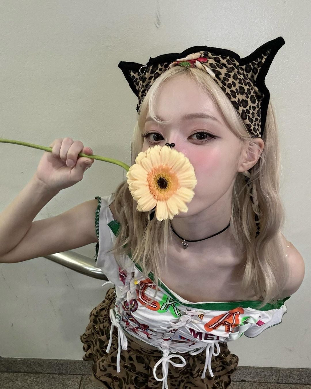 꽁꽁 얼어붙은 한강 위로 '윈터'가 걸어 다닙니다 [TEN★]