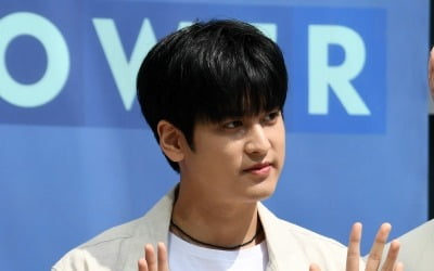 '아이콘 막내' 정찬우 오늘(27일) 입대…'맏형' 김진환 이어 두번째 군복무 [TEN이슈]