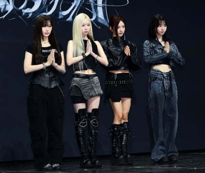 [TEN포토]에스파 '아마겟돈 시그니처 포즈'