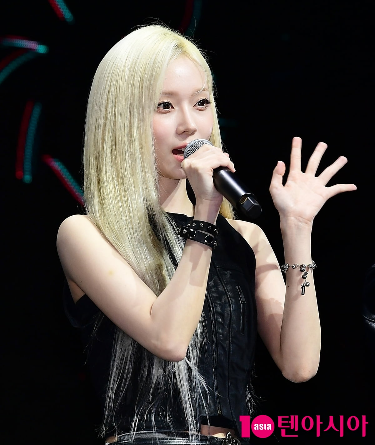 [TEN포토]에스파 윈터 '인사하는 요정'