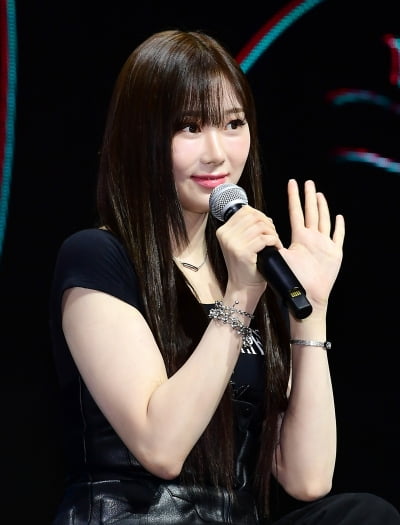 에스파 카리나 "100% 만족하는 앨범, '쇠 맛' 더블 타이틀곡 자신 있어"