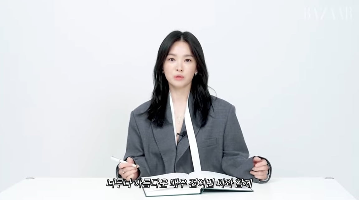'42세' 송혜교 "나이 드니 앞머리 안 어울려"…요즘 최애 스타일링은 '단발'('Harper's BAZAAR')