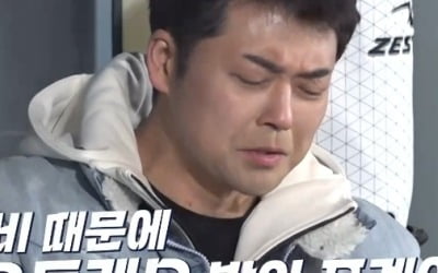전현무 "키스하고 다니는 건 아냐"…야구장 키스타임 포착 해명('나 오늘 라베했어')
