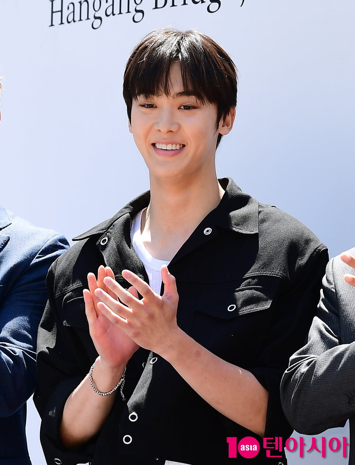 [TEN포토]아스트로 산하 '이 미소에 빠져든다'
