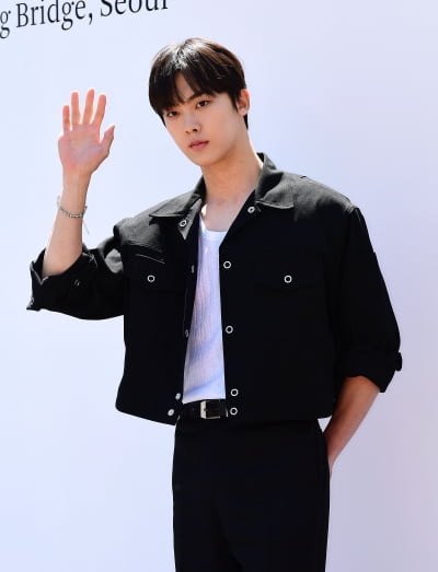 [TEN포토]아스트로 산하 '소녀들 심쿵하게 만들어'