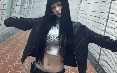 에스파 카리나, 배꼽 피어싱+처피뱅으로 힙한 비주얼 [TEN★]