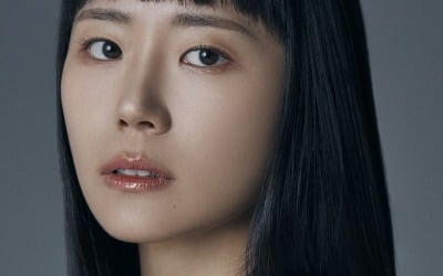 Ye-ni Park, “It wasn't difficult to act with strong swear words because I'm usually good at swearing.”