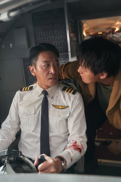 落ち着いたハ·ジョンウvs殺伐としたヨ·ジング、息詰まる神経戦