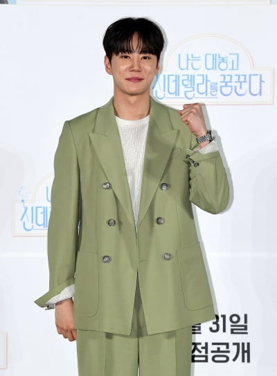 [TEN포토]이준영 '로코로 컴백'
