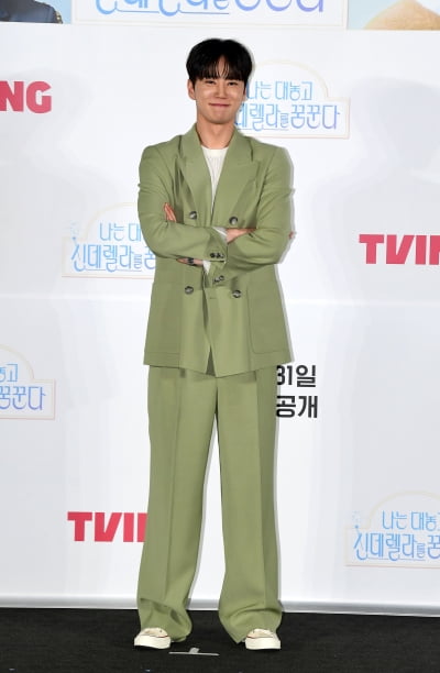 [TEN포토]이준영 '재벌의 여유'