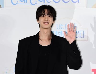 [TEN포토]김현진 '멋진 인사'