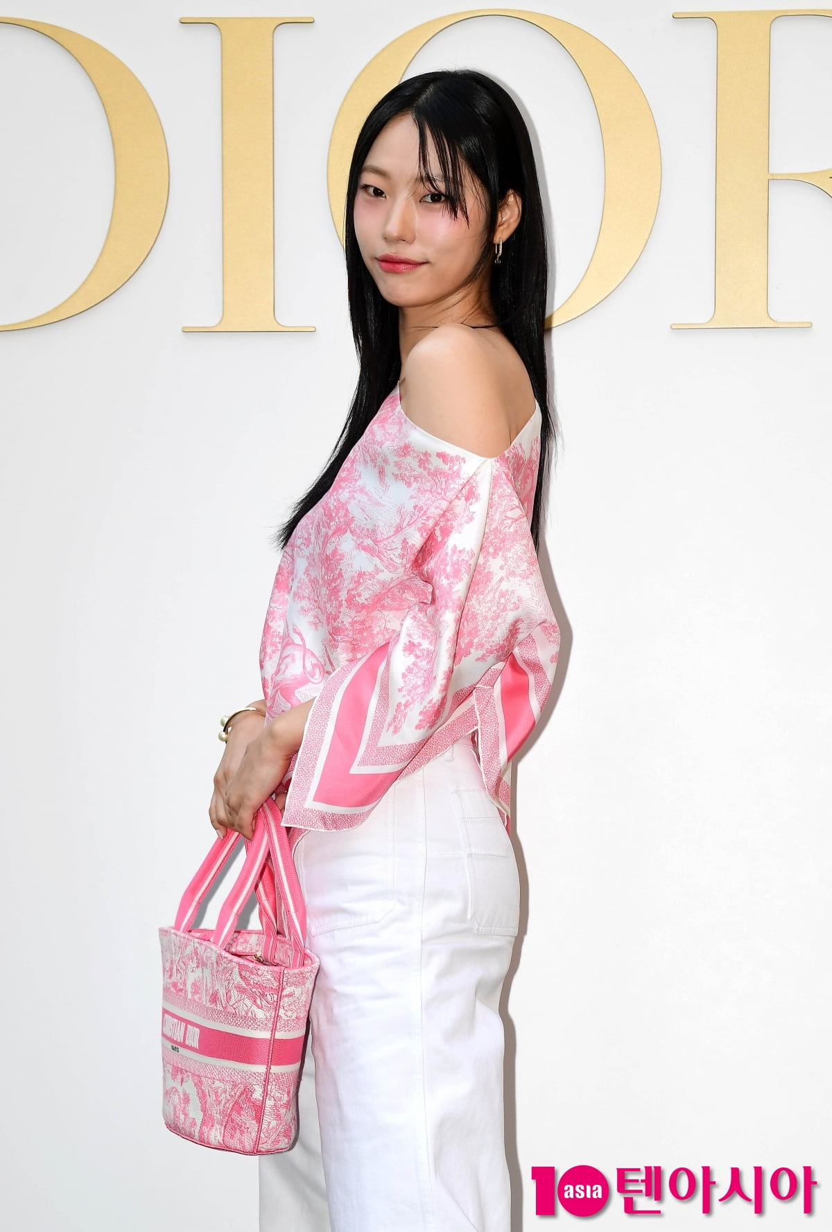 [TEN포토]박희정 '시원하게 어깨 드러내고'