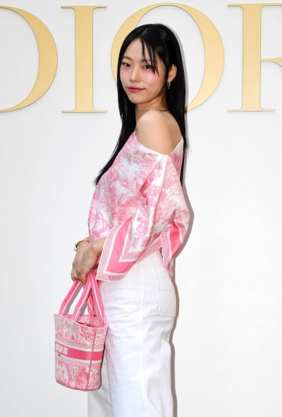 [TEN포토]박희정 '시원하게 어깨 드러내고'