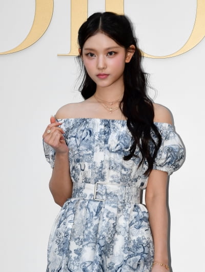 [TEN포토]뉴진스 해린 '수줍은 하트'