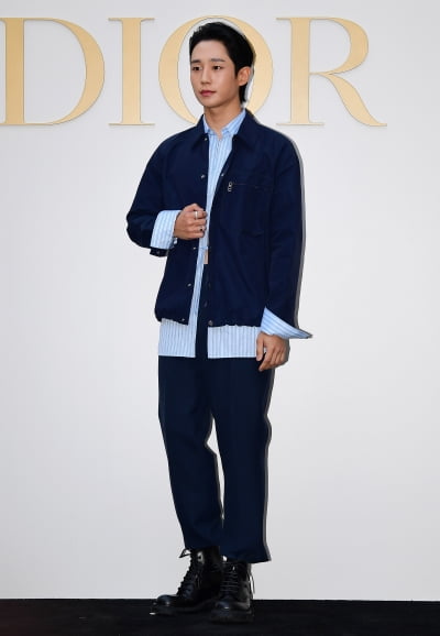 [TEN포토]정해인 '청청패션도 완벽하게 소화'