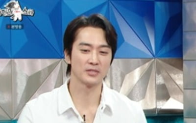 Song Seung-heon reveals bed scene with Lim Ji-yeon