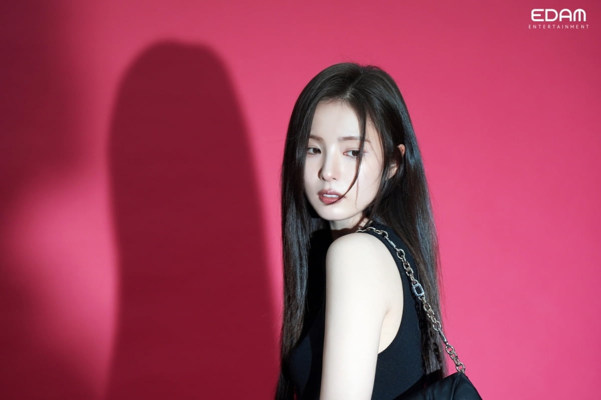 신세경, 아이유와 한솥밥 먹더니 더 예뻐졌네…화보 비하인드 공개