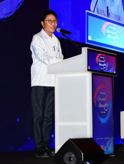 [TEN포토]이수만 '여유 넘치는 연설'