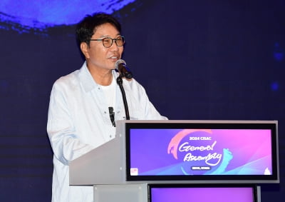 [종합] SM 떠난 이수만, 9개월 만에 첫 공식석상 "저작권 침해 없는 AI 세상 꿈꾼다"