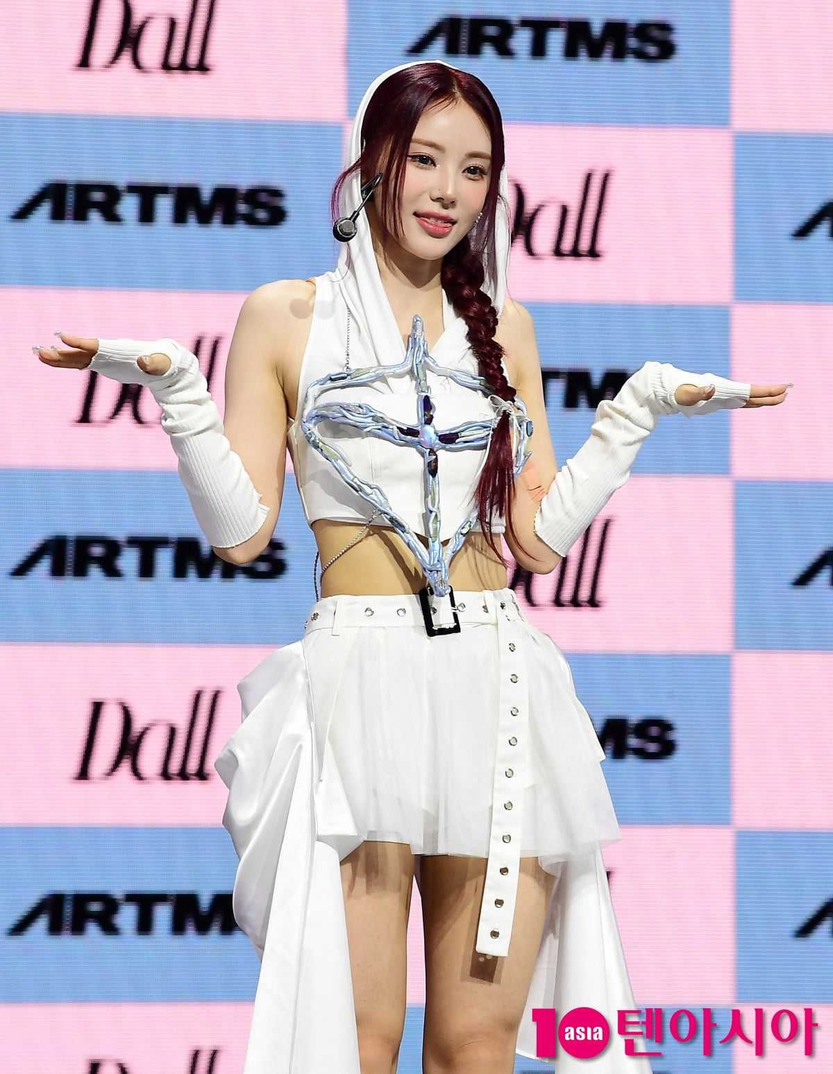 [TEN포토]아르테미스 진솔 '귀엽게 혀 빼꼼'