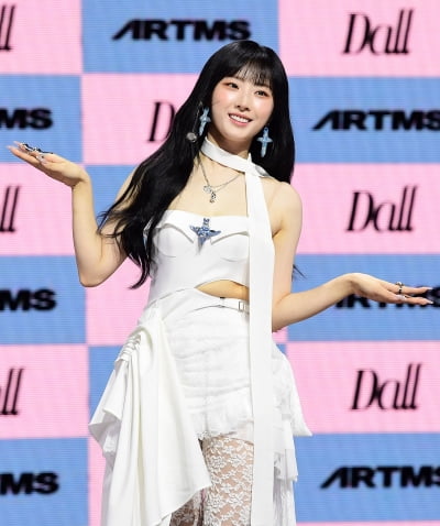 [TEN포토]아르테미스 하슬 '청순한 미소'