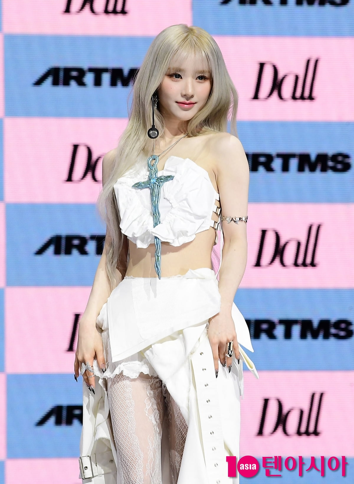 [TEN포토]아르테미스 희진 '사랑스러운 눈맞춤'