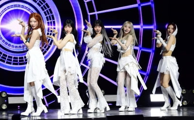 [TEN포토]아르테미스 '드디어 데뷔 무대'