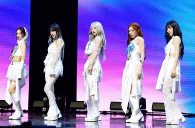 [TEN포토]아르테미스 '긴장된 완전체'