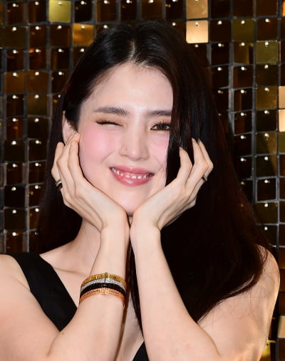 [TEN포토]한소희 '플러팅 눈빛'